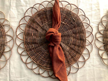 Cargar imagen en el visor de la galería, Sets Bases de Plato tejido Daisy 4, 6, 8, 12 pz